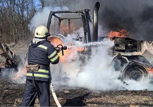 Так «гаряче», що трактор  спалахнув