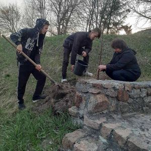 Сакури —  героям Холодного Яру