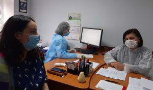 Прикарпаття: Медики з острахом очікують на нову хвилю захворювання після травневих свят