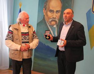 Він перо прирівняв до меча
