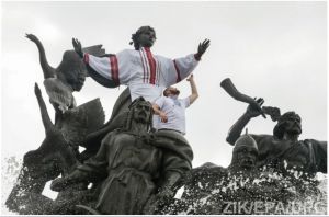 Всесвітньому дню вишиванки — 15 років