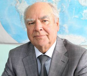 Мріяв підкоряти небесні простори,  а став дбайливим господарем степів