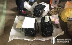Хмельниччина: Зі складу цупив комплектуючі до авіатехніки