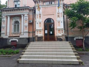 Оріхівська міськрада стала недоступною й небезпечною