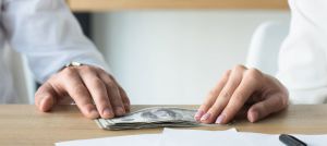 Належне покарання включно з кримінальною відповідальністю