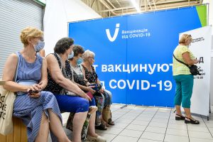 «Корона» по колу, або Як ми вакцинувалися