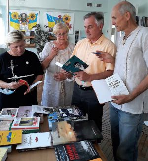 Захисники читатимуть книжку нашого кореспондента Олександра Клименка