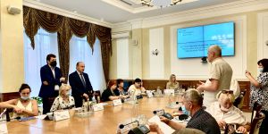 Важко дивитися в очі батьків загиблих Героїв