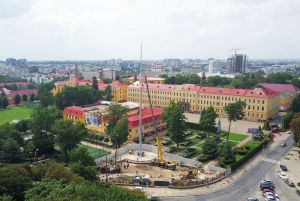 На найвищому флагштоку замайорить стяг