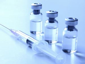 Тих, хто перехворів на COVID-19, також запрошують на вакцинацію. Чекати півроку не треба