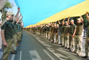 У Маріуполі розгорнули Державний прапор 
