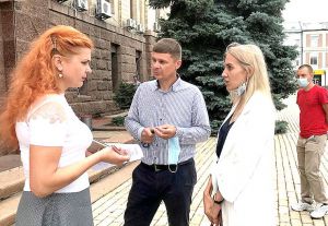 Спочатку помер, а потім... «відмовився» від землі