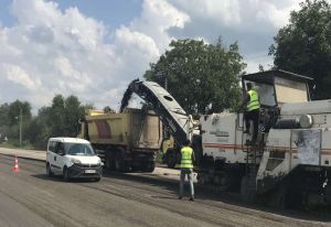 Запоріжжя: Стратегічну трасу реконструюють за графіком