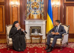 Дмитро Разумков: «Ми завжди  прагнули єднання людей,  і релігія може цьому сприяти»