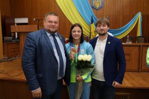 Борчині, яка відмовилася від квартири на користь  тренера, вручили ключі від ще одного житла