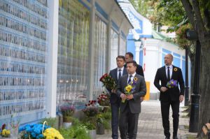 Голова Парламенту Дмитро Разумков взяв участь у церемонії вшанування пам’яті полеглих захисників України