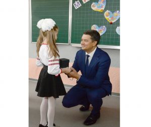 Дмитро Разумков: «Школа завжди була одним із головних базисів, який творить особистостей»
