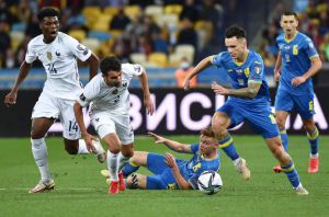 Футбол: Бойова нічия з Францією