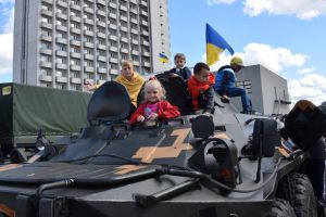Суми: Вулицями їхали броньовані машини