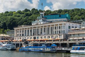 У Києві відкриють виш