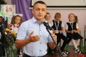 Працюють у глибинці, а податки — Києву