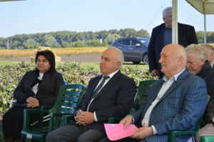 Селекціонери НААН продемонстрували на полігоні у Ксаверівці Другій свої унікальні здобутки