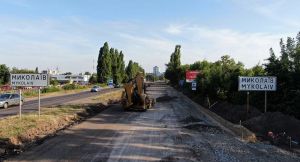 Миколаївщина: Під’їзні шляхи «перевдягнуть» у бетон