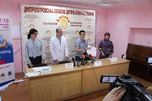 Американські лікарі оперують десятки наших дітей