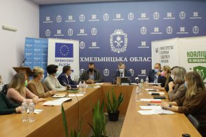 Хмельницький: Щоб не боялися вакцинуватися