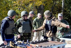 Полтава: У ціль влучали депутати