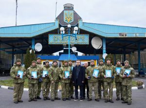 Вояків відзначили за непросту службу