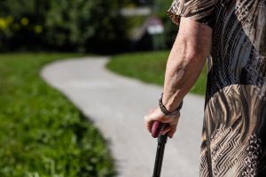 Гнітять бездуховність, байдужість одне до одного