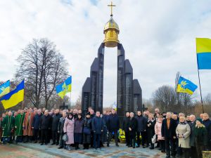 Житомирщина: Уздовж кургану запалали іменні лампадки