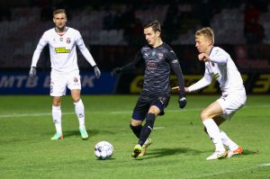 Футбол: Сусіди «розлучилися»