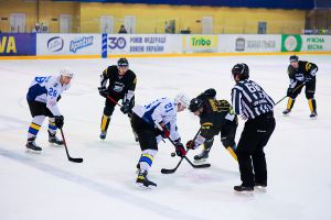 Хокей: Перша звитяга «Барсів» у сезоні