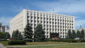 Усе змішалося у «партійних домах»