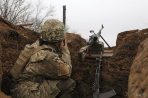 Ворог веде докучливий вогонь з різних видів зброї