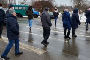 Маніпуляції із землею призвели до блокування траси