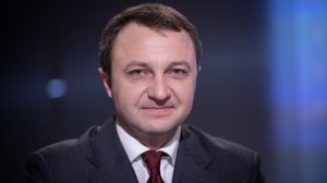 Мовний омбудсмен звернув увагу МОН на дефіцит підручників