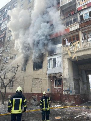 Ворог продовжує гатити по житлових будівлях Сєвєродонецька та Рубіжного