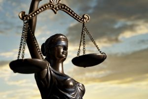 Громадянам має бути забезпечений доступ до правосуддя в умовах воєнного стану