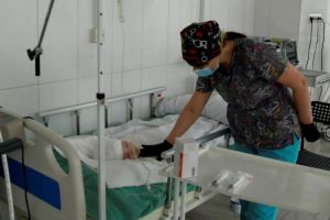 Російські окупанти чинять свавілля та воєнні злочини у Маріуполі 