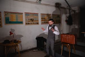  Вистава в укритті