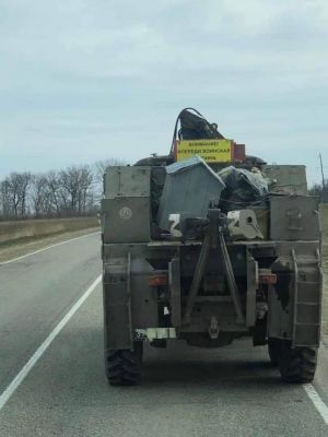Символ сучасної росії – собача будка, вивезена з України окупантом 