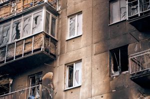 Російські окупанти добивають і без того зруйновані райони Сєвєродонецька