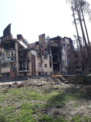 Російські Zомбі перетворили вулиці Ірпеня на декорації фільму жахів