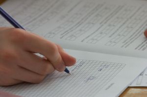 Вступників, які не отримають повідомлення від УЦОЯО, просять телефонувати на «гарячу лінію»
