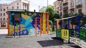 Приїжджі художники намалювали у Чернівцях на знак подяки каскад муралів
