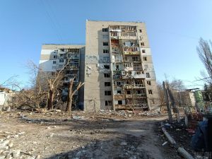 «Мы подвалы зачищаем. Знаешь как? Гранаты кидаем. Уши режу, мне пофиг – гражданский, не гражданский»