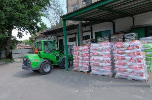 Столичний звіринець отримав 17 тонн кормів для різних видів тварин